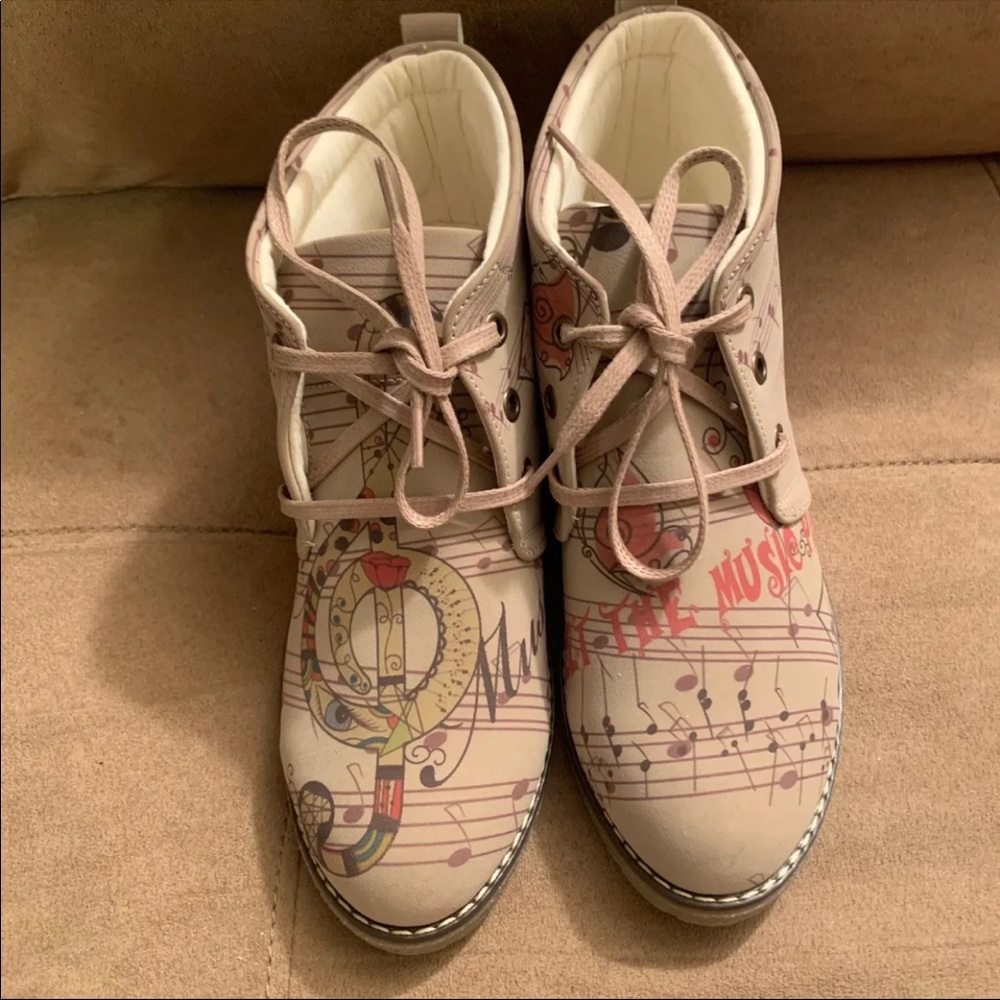NEW Goby Khaki Chukka Musical Boot